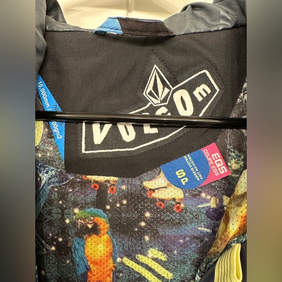 Volcom Snow Boarding Jacket - Picture 4 of 9